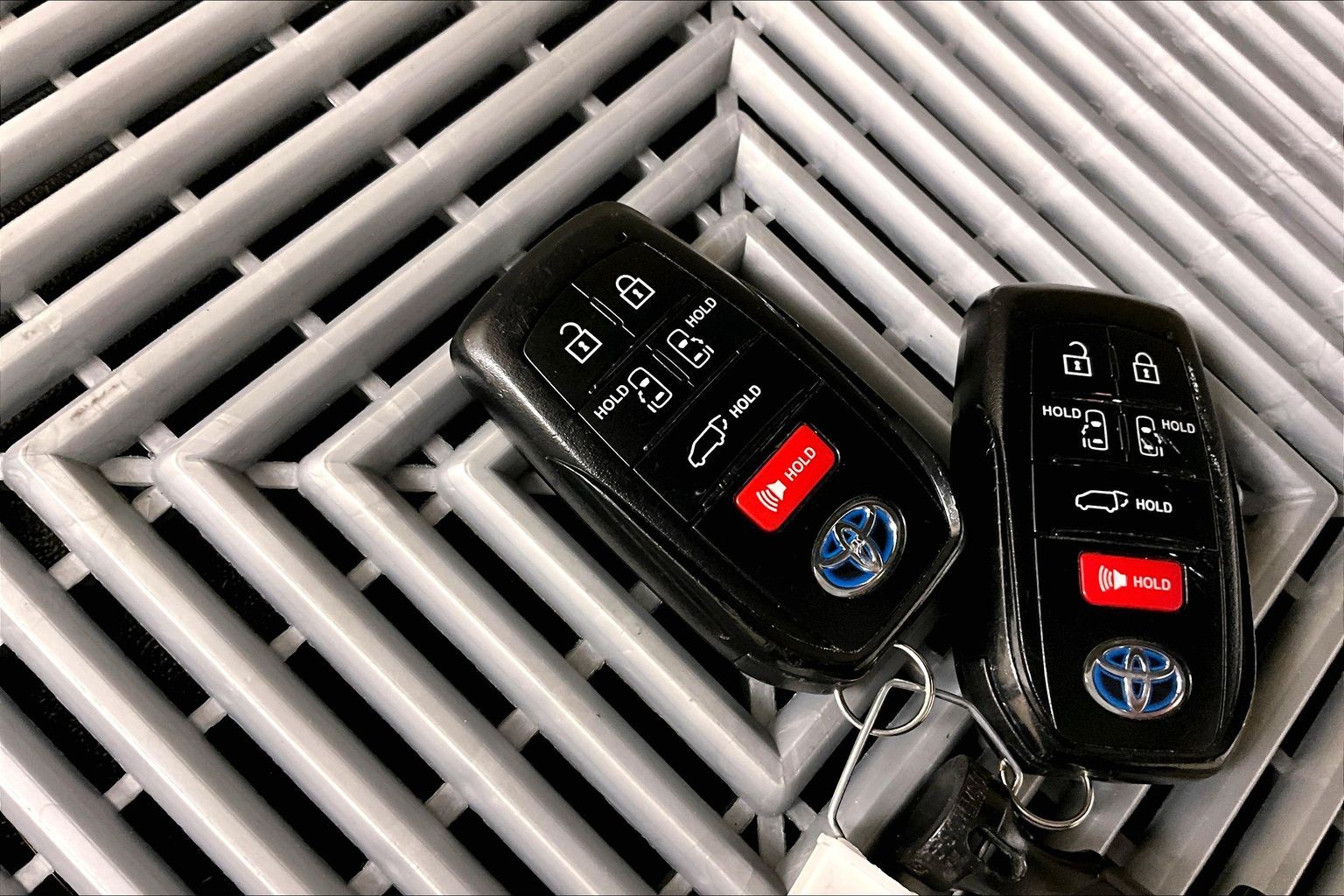 Pre-Owned 2022 Toyota Sienna XSE 4D Passenger Van in Herculaneum